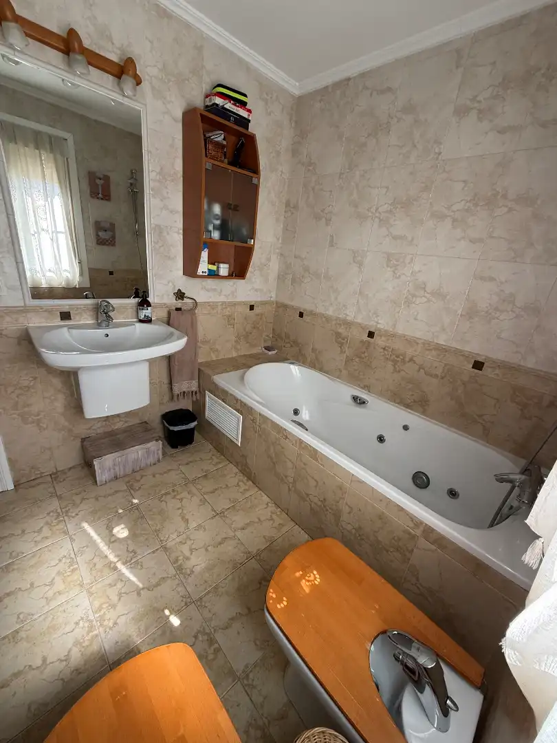 Bathroom of Houses for sale in Arganda del Rey  with Air Conditioner, Heating and Private garden