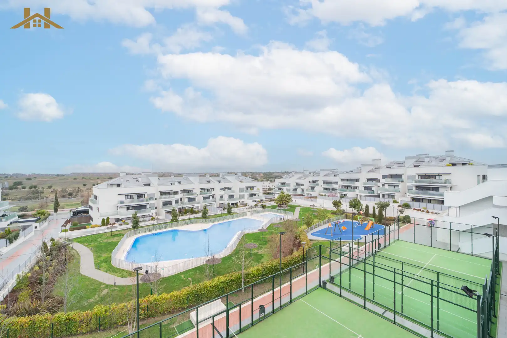 Vista exterior de Planta baja en venta en Boadilla del Monte con Aire acondicionado, Calefacción y Jardín privado