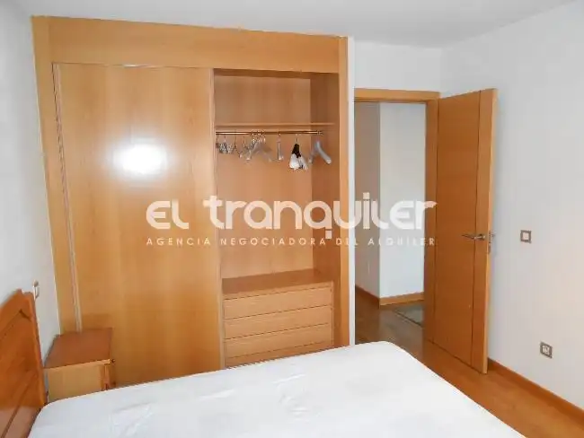 Bedroom of Flat for rent in Madrid  with Parquet flooring, Furnished and Washing machine