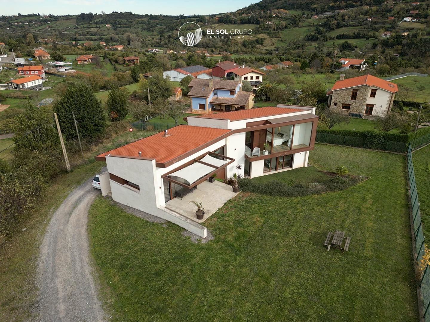 Vista exterior de Casa o chalet en venta en Gijón  con Calefacción, Jardín privado y Terraza