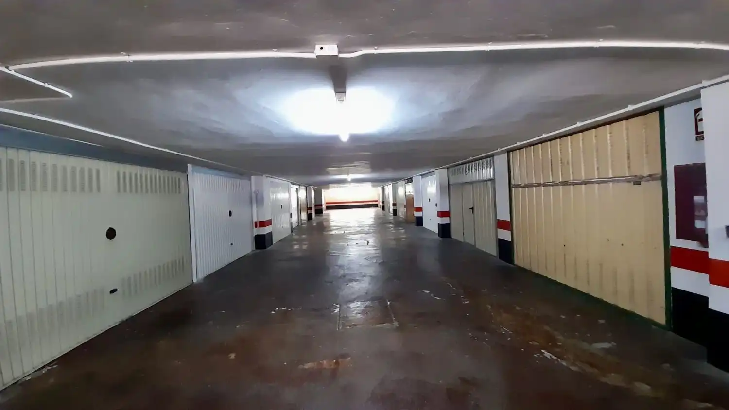 Parking de Piso en venta en Laredo con Calefacción, Terraza y Amueblado