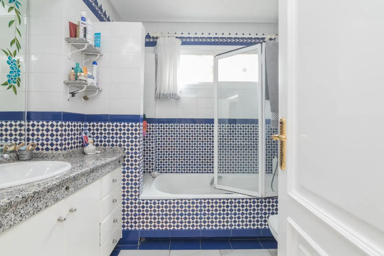 Baño de Casa o chalet en venta en Elche / Elx con Aire acondicionado, Jardín privado y Terraza