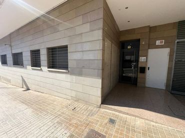 Appartamento con giardino in vendita a Calle Montserrat Roig