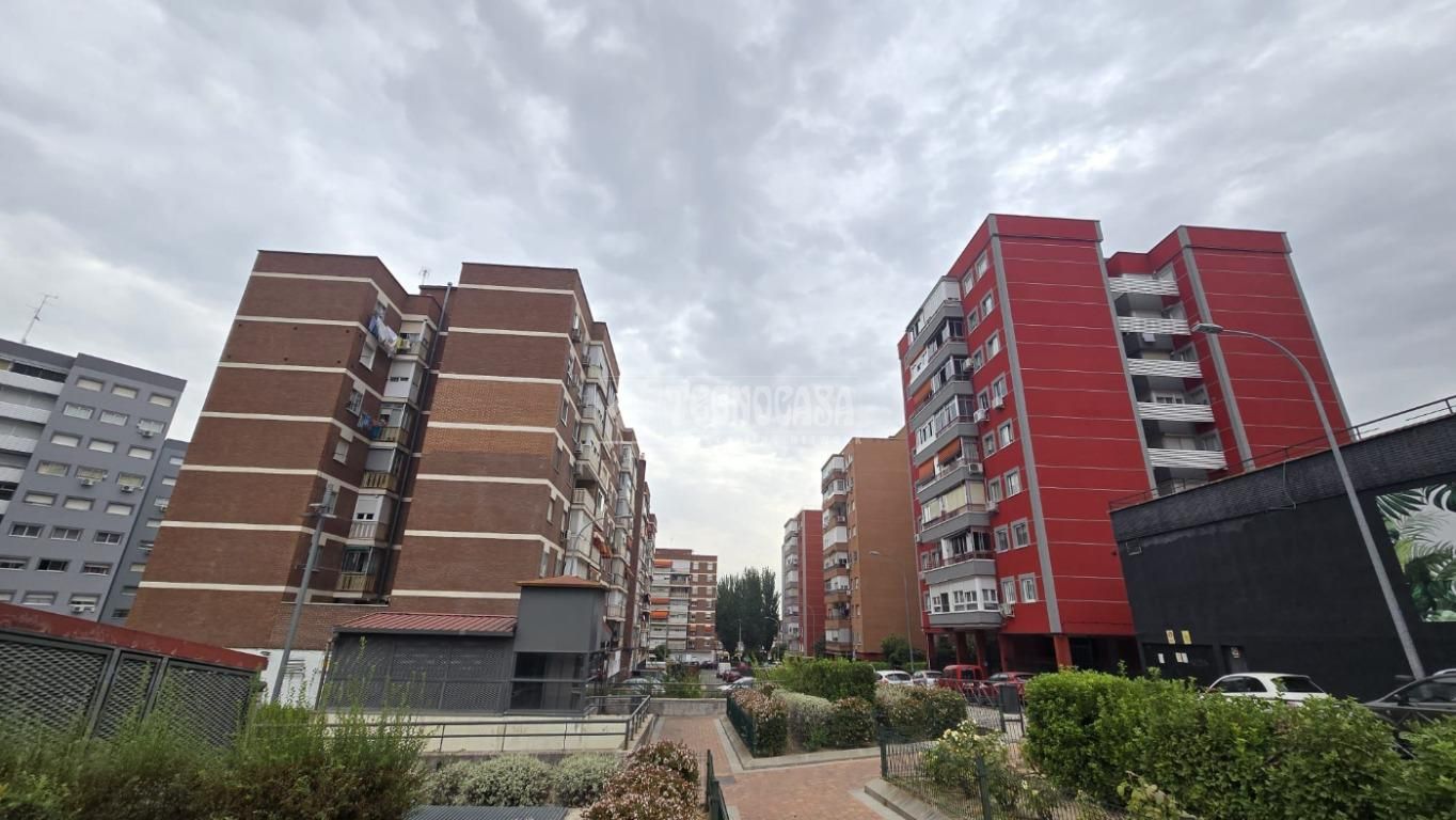 Vista exterior de Pis en venda en Fuenlabrada amb Calefacció, Parquet i Terrassa