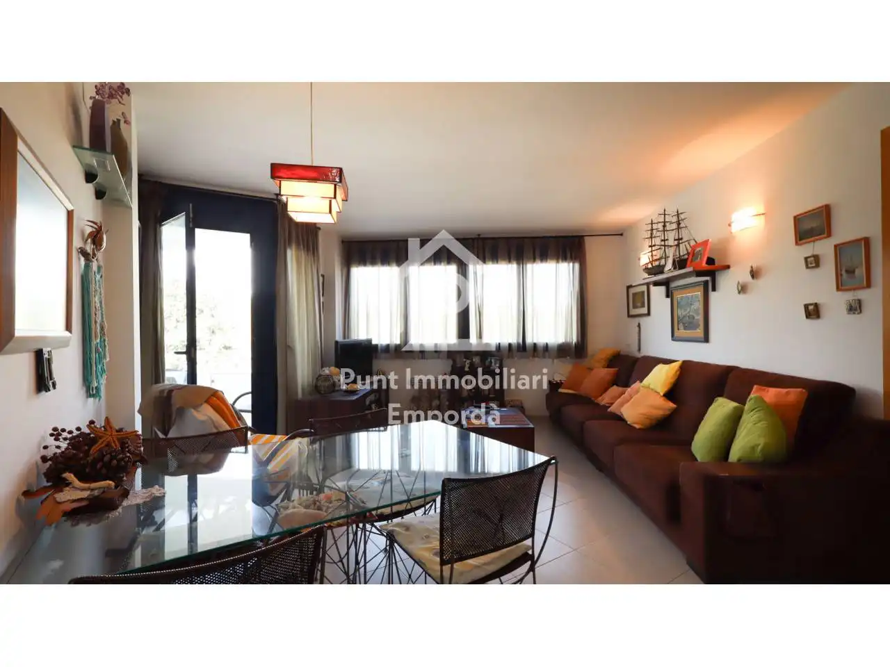 Living room of Flat for sale in Llançà  with Air Conditioner, Heating and Terrace