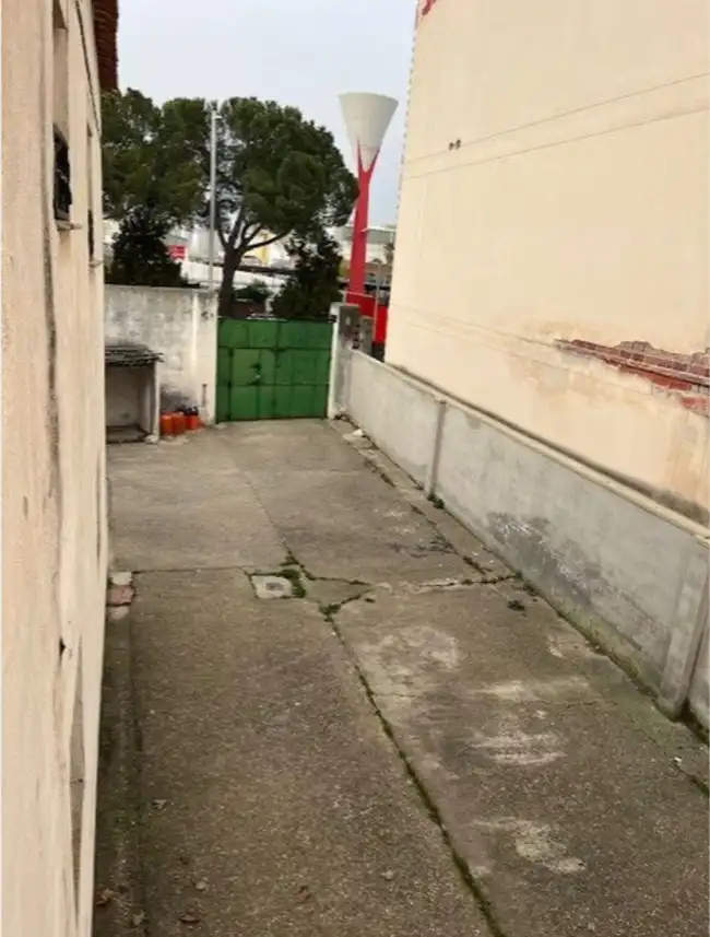 Vista exterior de Edificio en venta en Valladolid