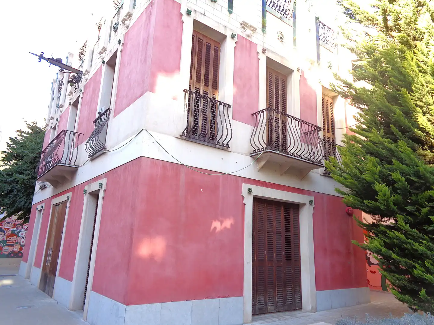 Exterior view of Garage for sale in L'Hospitalet de Llobregat  with Alarm