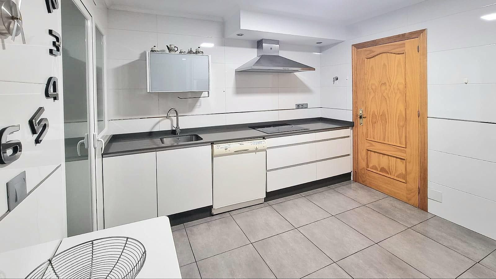 Kitchen of Flat for sale in Benalmádena  with Air Conditioner, Terrace and Furnished