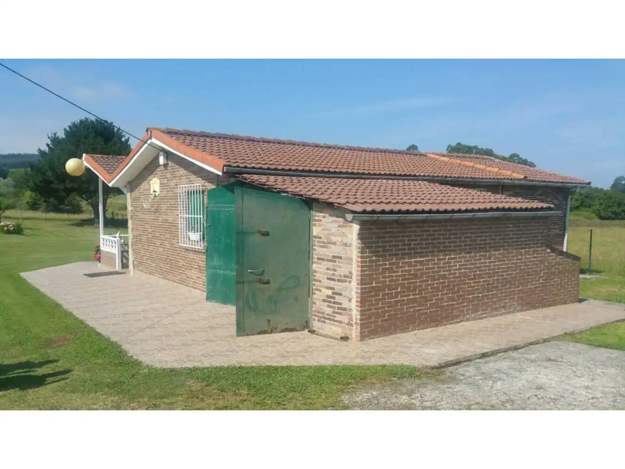 Vista exterior de Casa o xalet en venda en Miengo amb Calefacció i Jardí privat