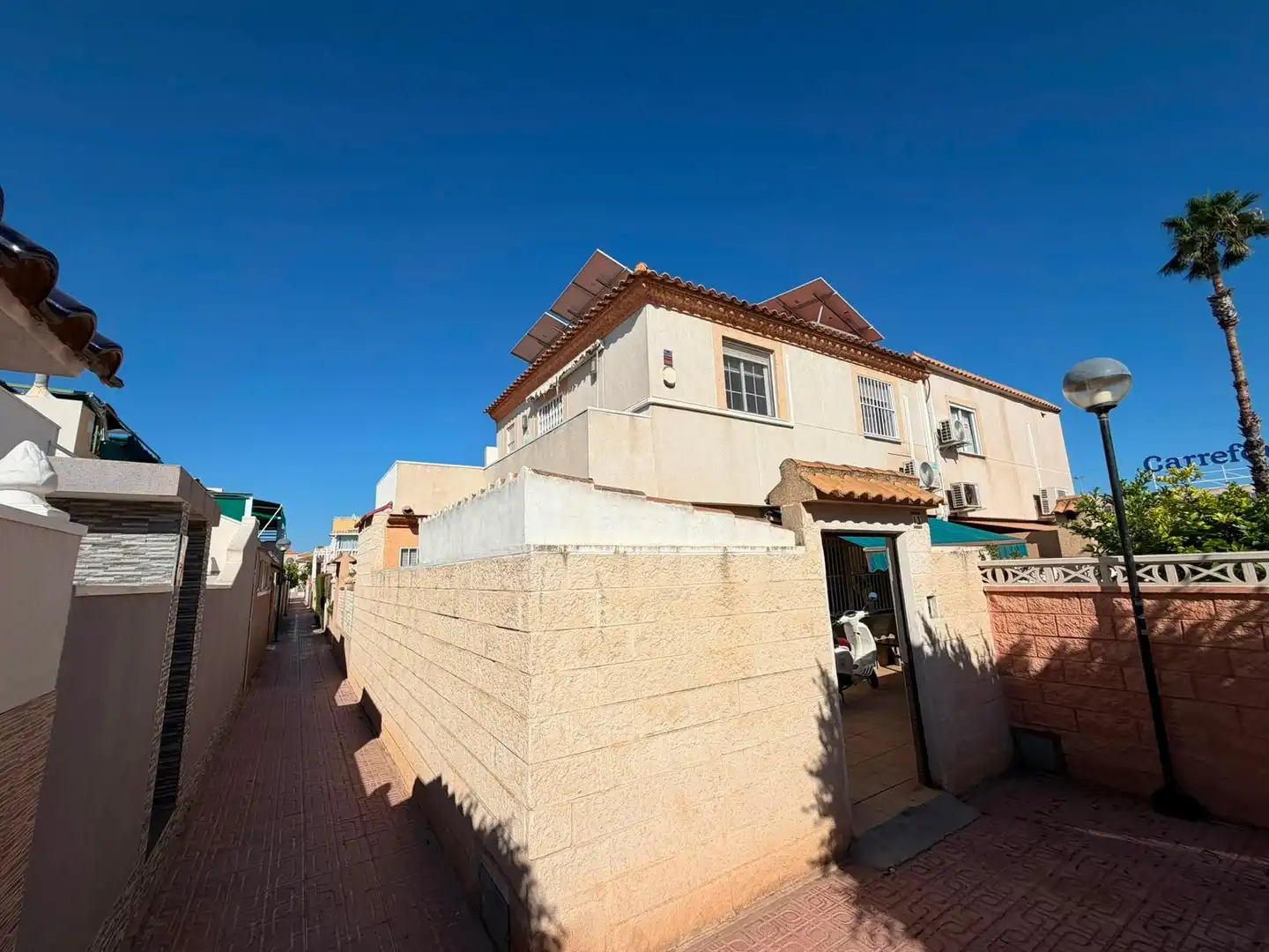 Vista exterior de Dúplex en venda en Torrevieja amb Aire condicionat, Terrassa i Traster