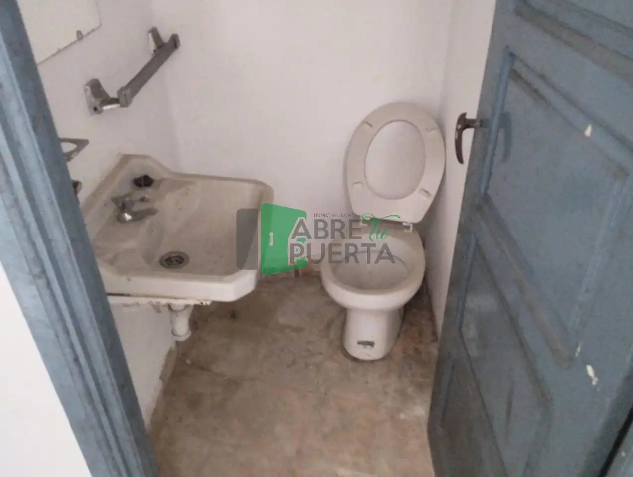 Bathroom of Houses for sale in Ourense Capital   with Private garden