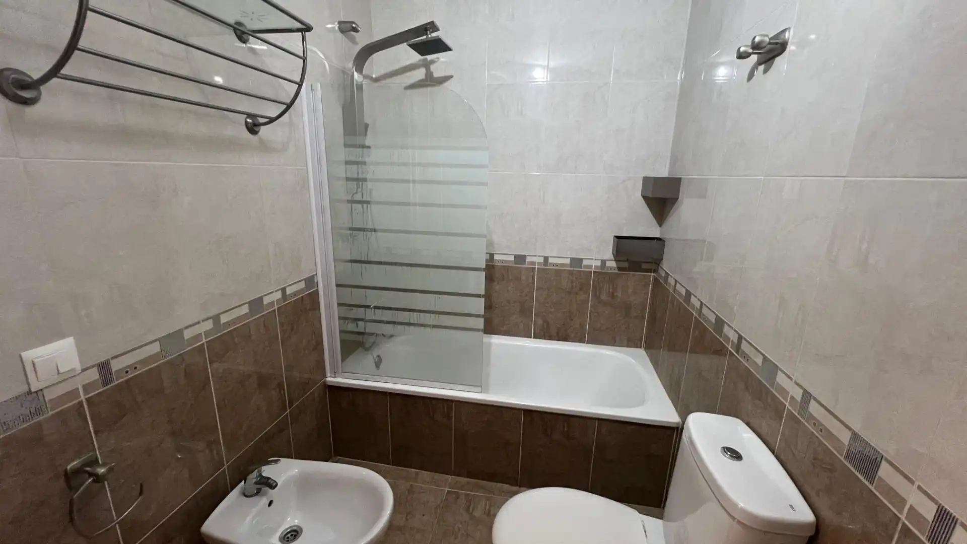 Baño de Piso en venta en Padul con Calefacción y Trastero
