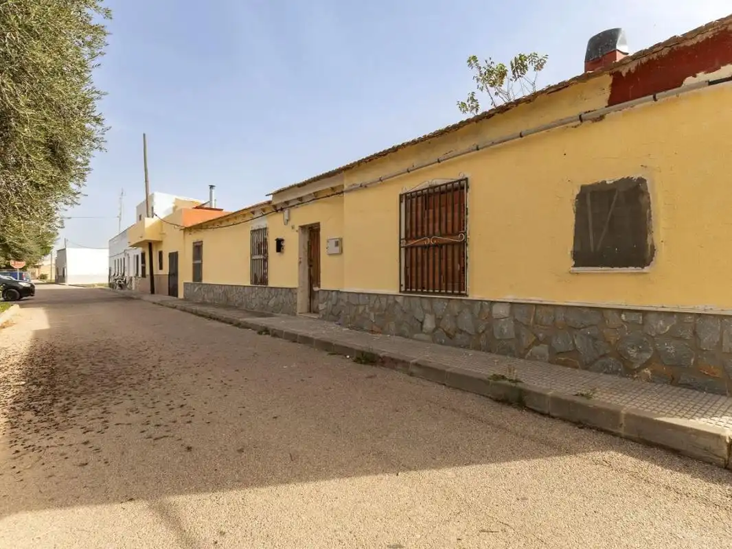Vista exterior de Casa adosada en venda en Almoradí amb Aire condicionat, Calefacció i Terrassa