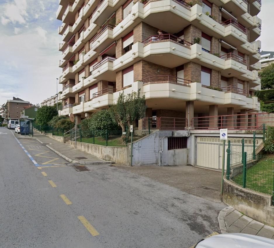Vista exterior de Garatge en venda en Santander