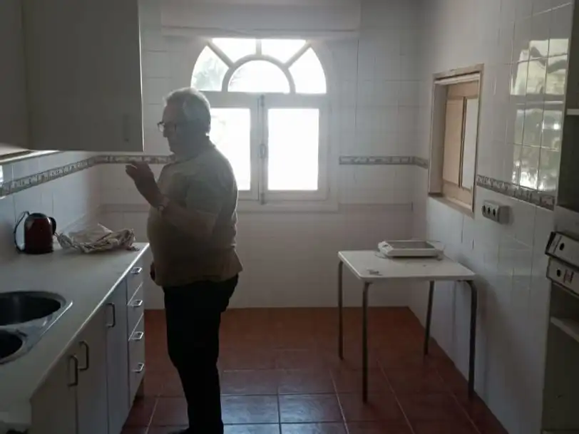 Küche von Büro zum Verkauf in Estepona mit Heizung und Balkon