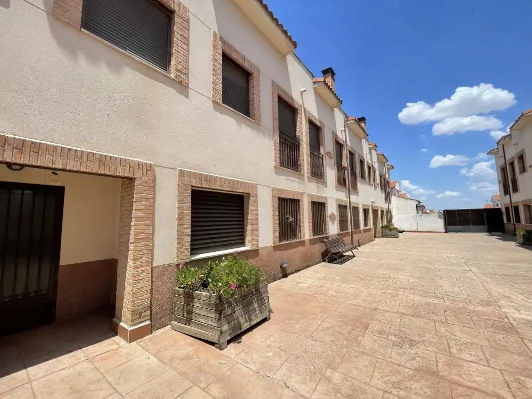 Vista exterior de Dúplex en venta en Recas con Calefacción, Terraza y Trastero