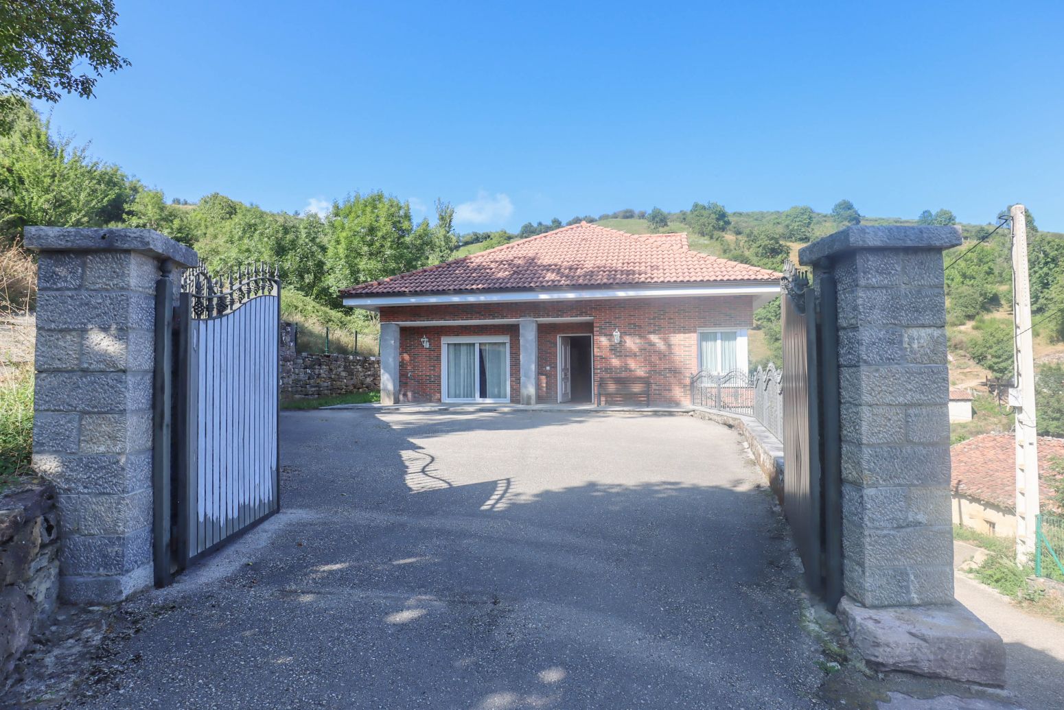 Exterior view of House or chalet for sale in Teverga  with Heating, Parquet flooring and Terrace