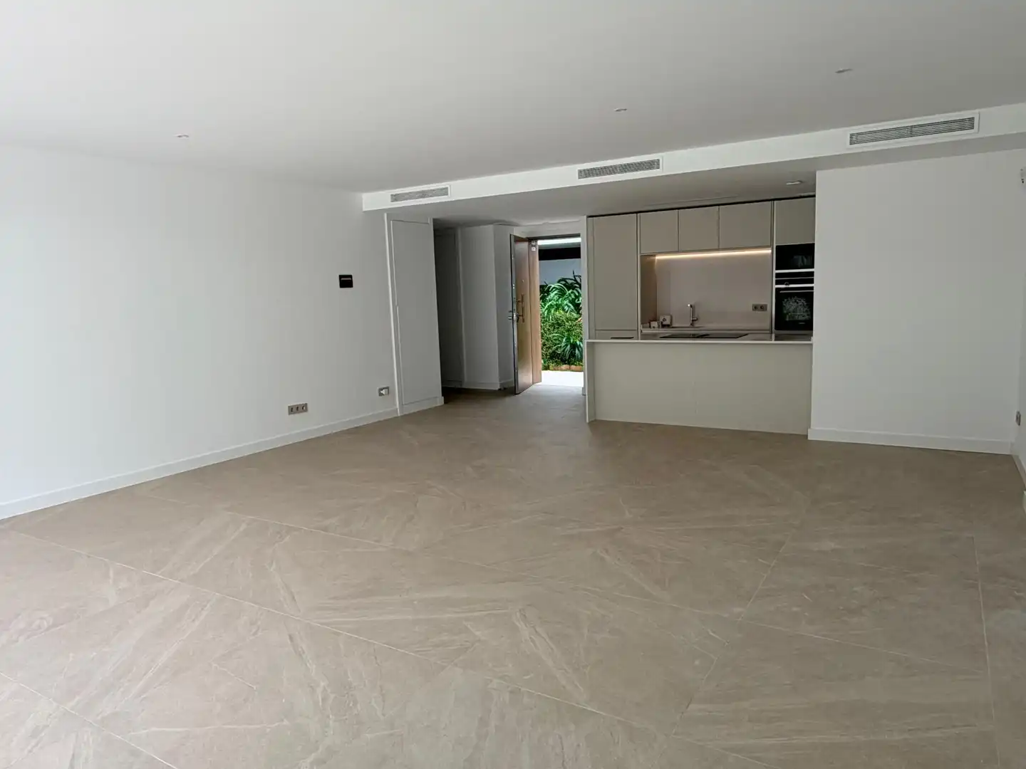 Sala de estar de Apartamento en venta en Marbella con Aire acondicionado, Calefacción y Jardín privado