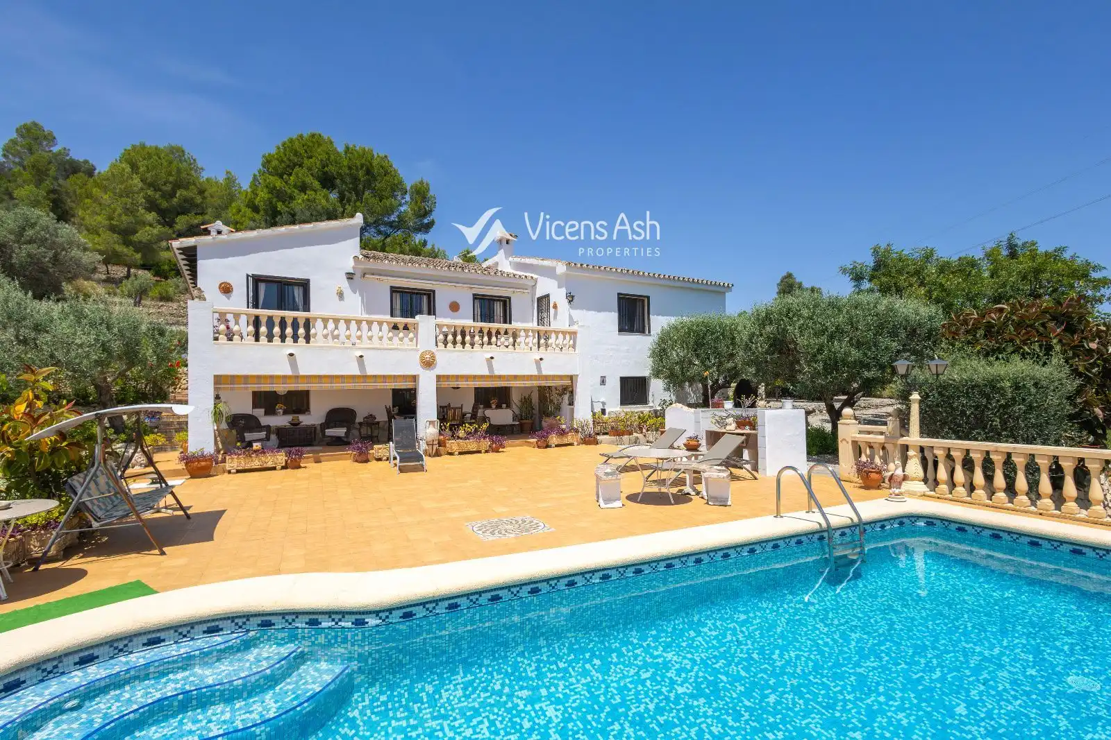 Houses for sale in Gata de Gorgos  with Air Conditioner, Heating and Storage room