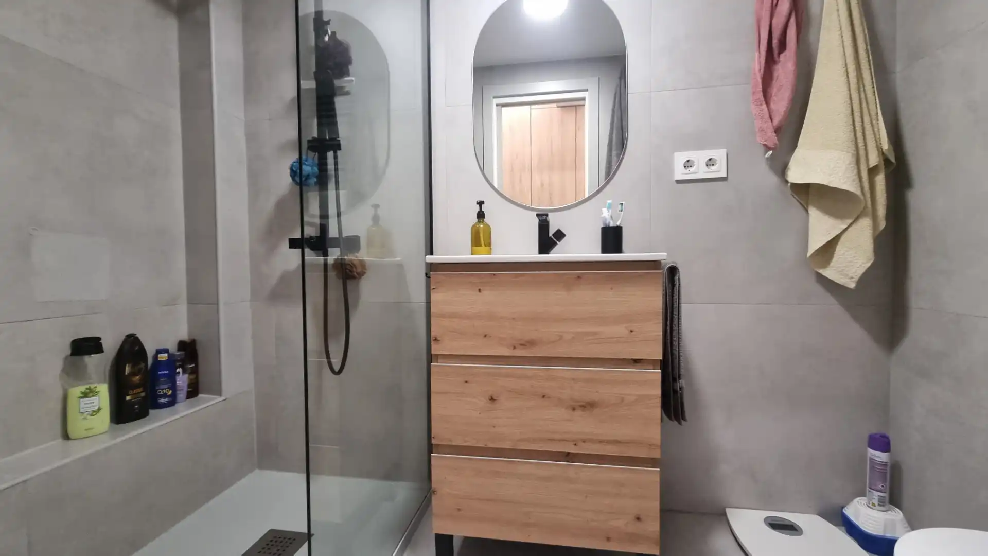 Badezimmer von Wohnung zum Verkauf in Collado Villalba mit Klimaanlage, Heizung und Terrasse
