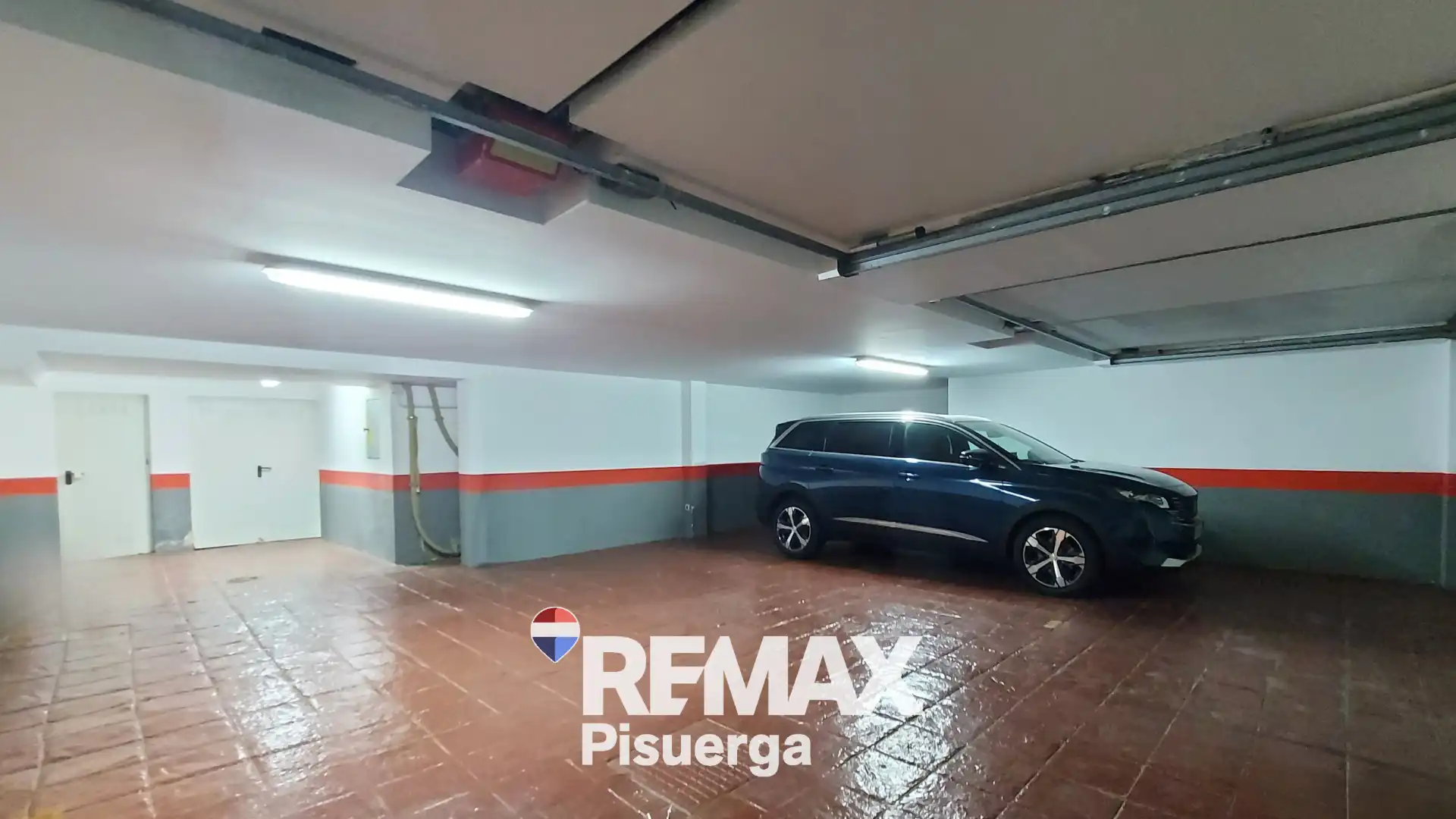 Aparcament de Casa o xalet en venda en Boecillo amb Aire condicionat, Calefacció i Jardí privat