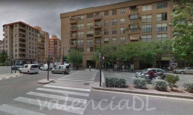 Local comercial en Venta en Torrefiel