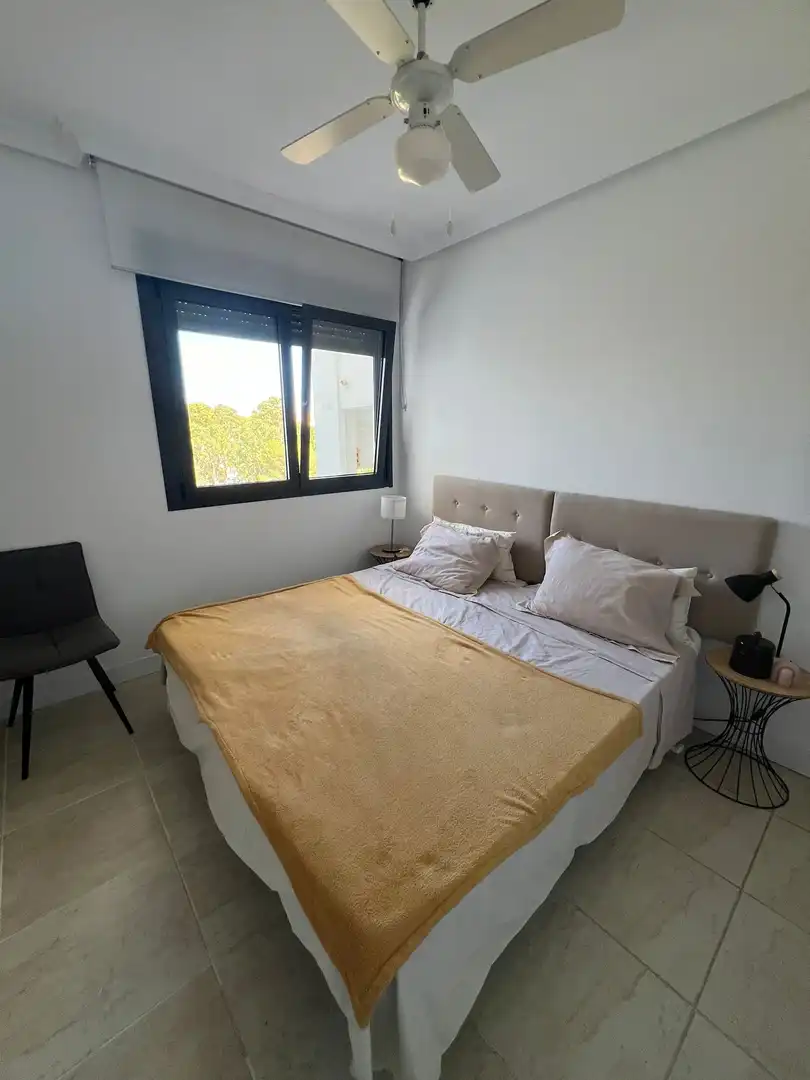 Schlafzimmer von Wohnung zur Miete in Estepona mit Klimaanlage, Heizung und Terrasse