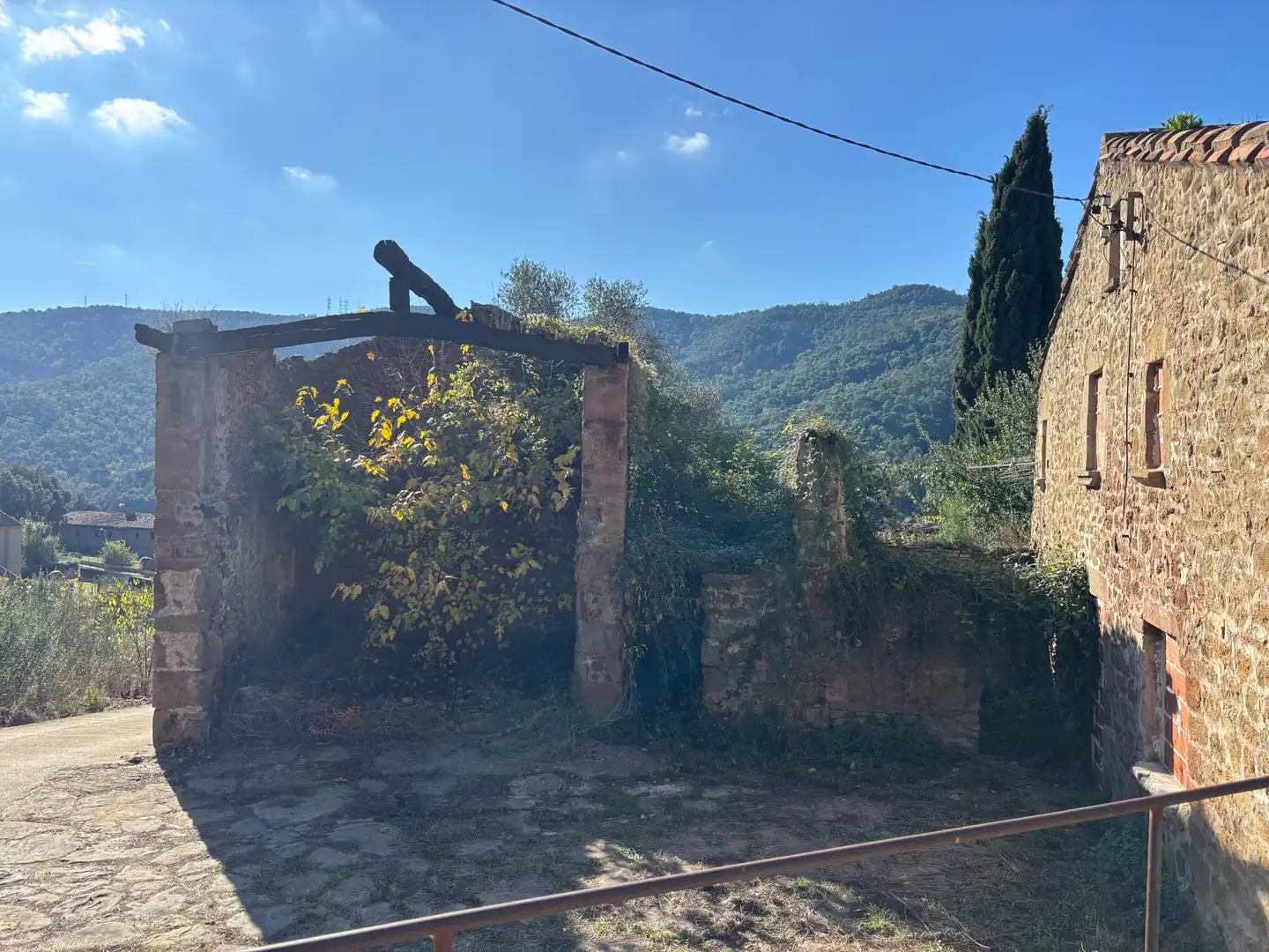 Casa rústica amb jardí en venda a Carrer de l’església, imagen 3