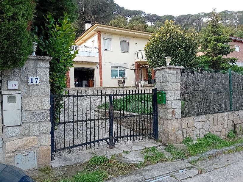 Vista exterior de Casa o chalet en venta en Vilanova del Vallès