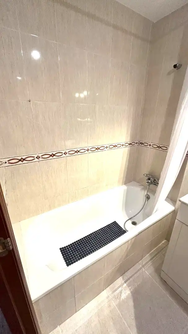Baño de Piso en venta en Cambrils con Aire acondicionado, Calefacción y Parquet