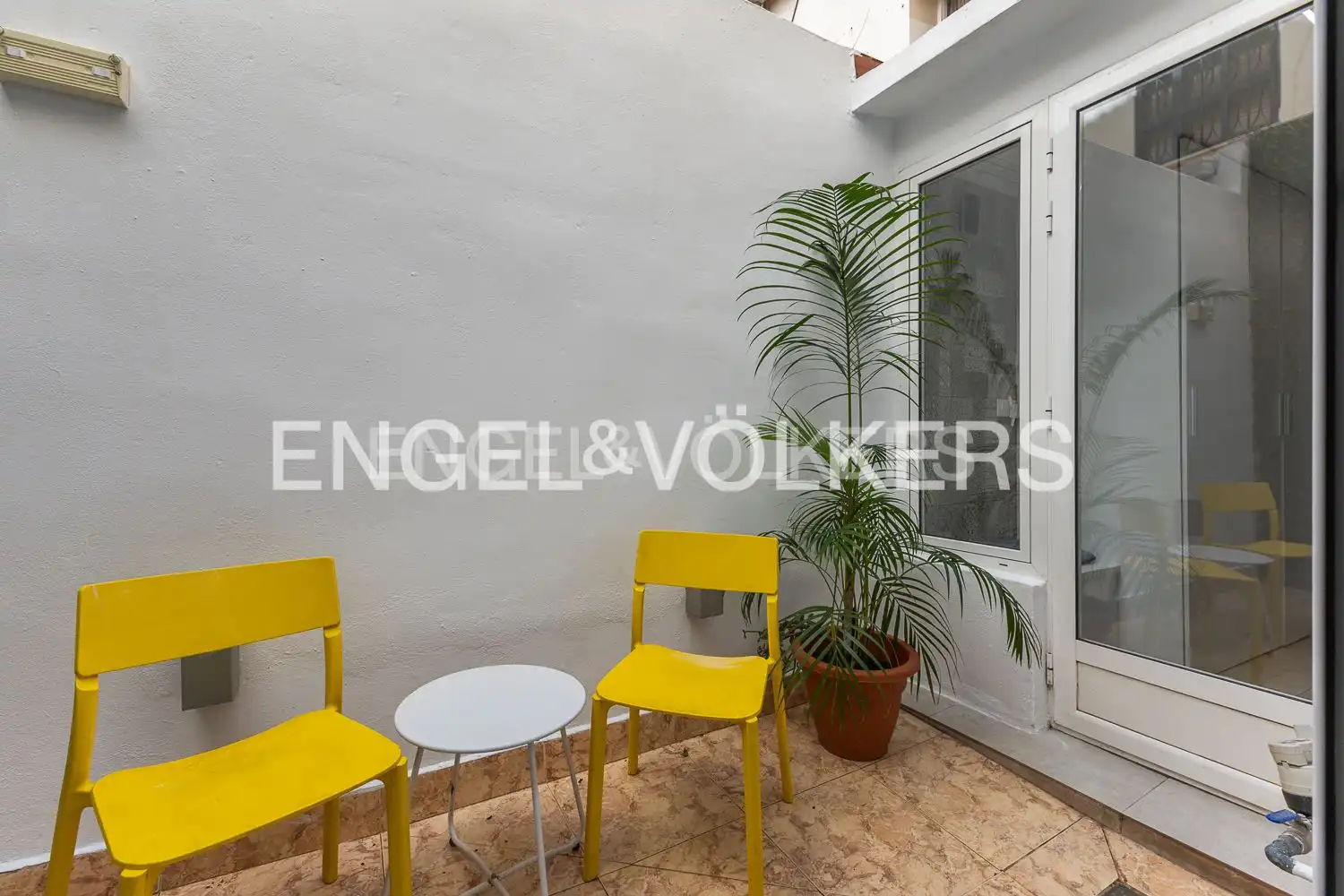 Terrassa de Apartament de lloguer en Valencia amb Aire condicionat, Calefacció i Moblat