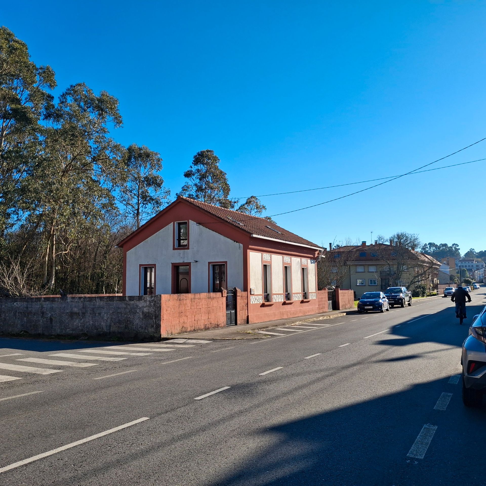 Vista exterior de Casa o xalet en venda en Boiro amb Jardí privat, Terrassa i Traster
