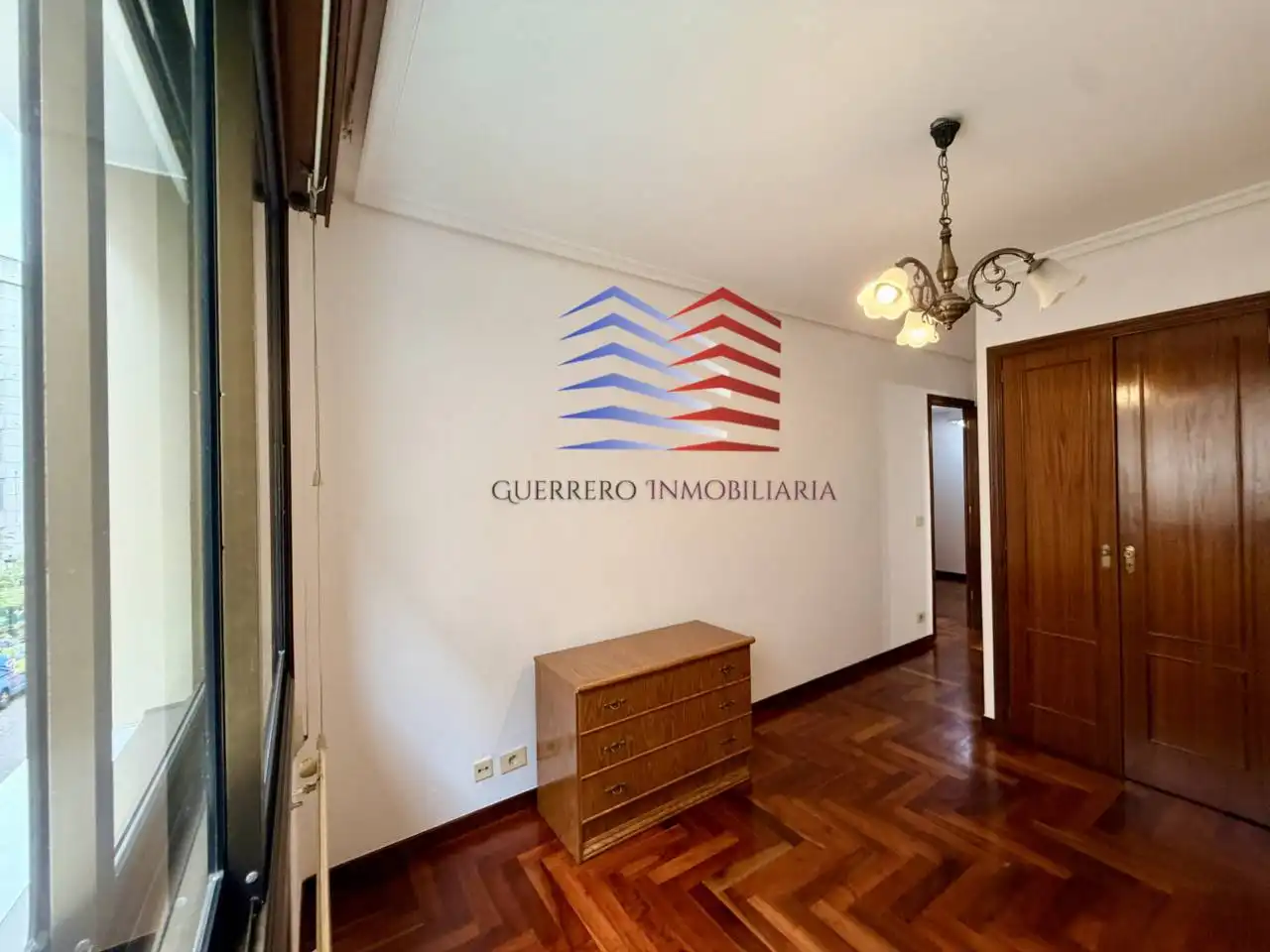 Vista exterior de Piso de alquiler en Vigo  con Calefacción, Parquet y Terraza