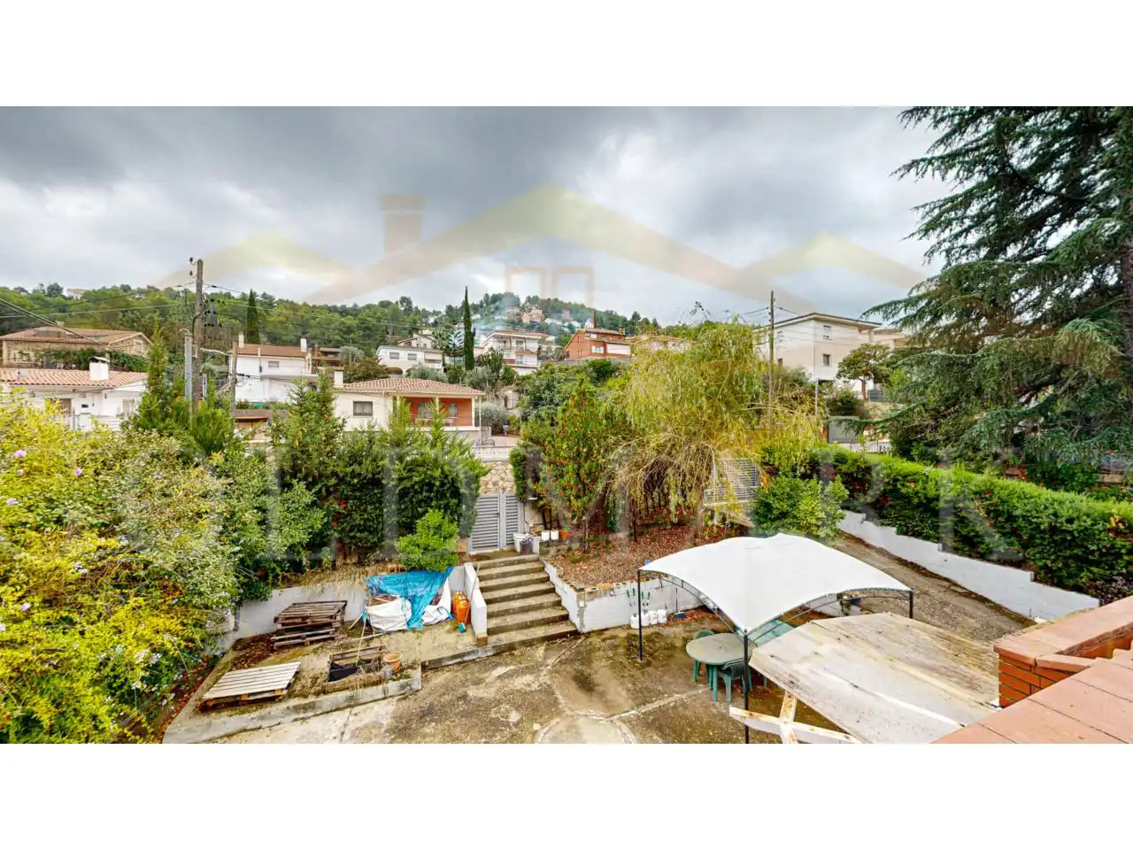 Vista exterior de Casa o xalet en venda en Corbera de Llobregat amb Aire condicionat, Calefacció i Jardí privat
