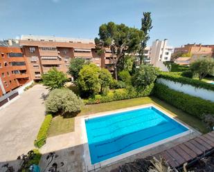 Piscina de Pis de lloguer en  Madrid Capital amb Aire condicionat, Calefacció i Traster