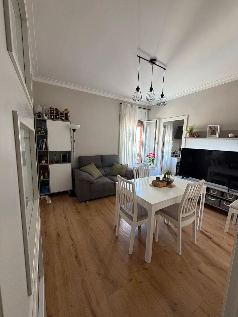 Piso en venta en Carrer del Doctor Pi i Molist, Porta, Nou Barris