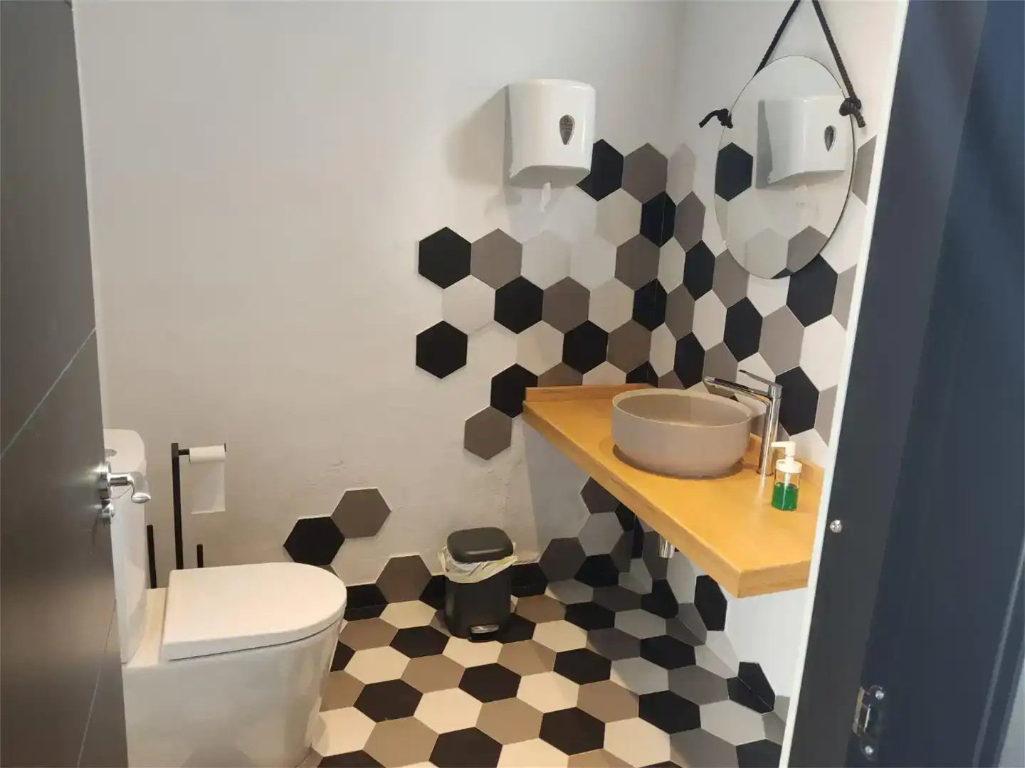 Badezimmer von Fabrikhallen zur Miete in Nerja