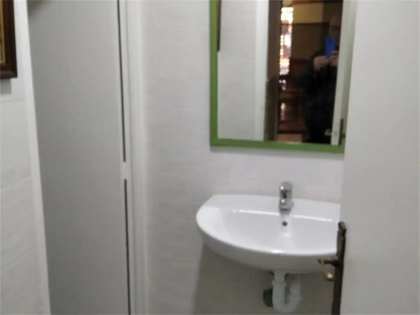 Badezimmer von Geschaftsraum zum Verkauf in Castejón (Navarra) mit Klimaanlage und Möbliert