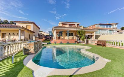 Piscina de Casa o xalet en venda en Sant Pere de Ribes amb Piscina