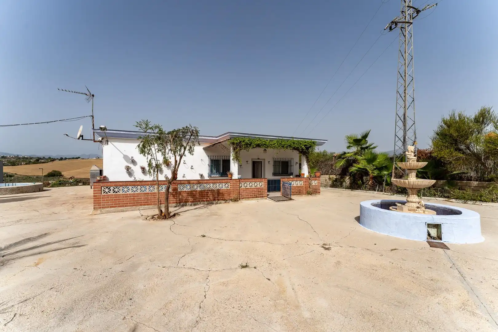 Vista exterior de Casa o xalet en venda en Cártama amb Aire condicionat, Calefacció i Jardí privat