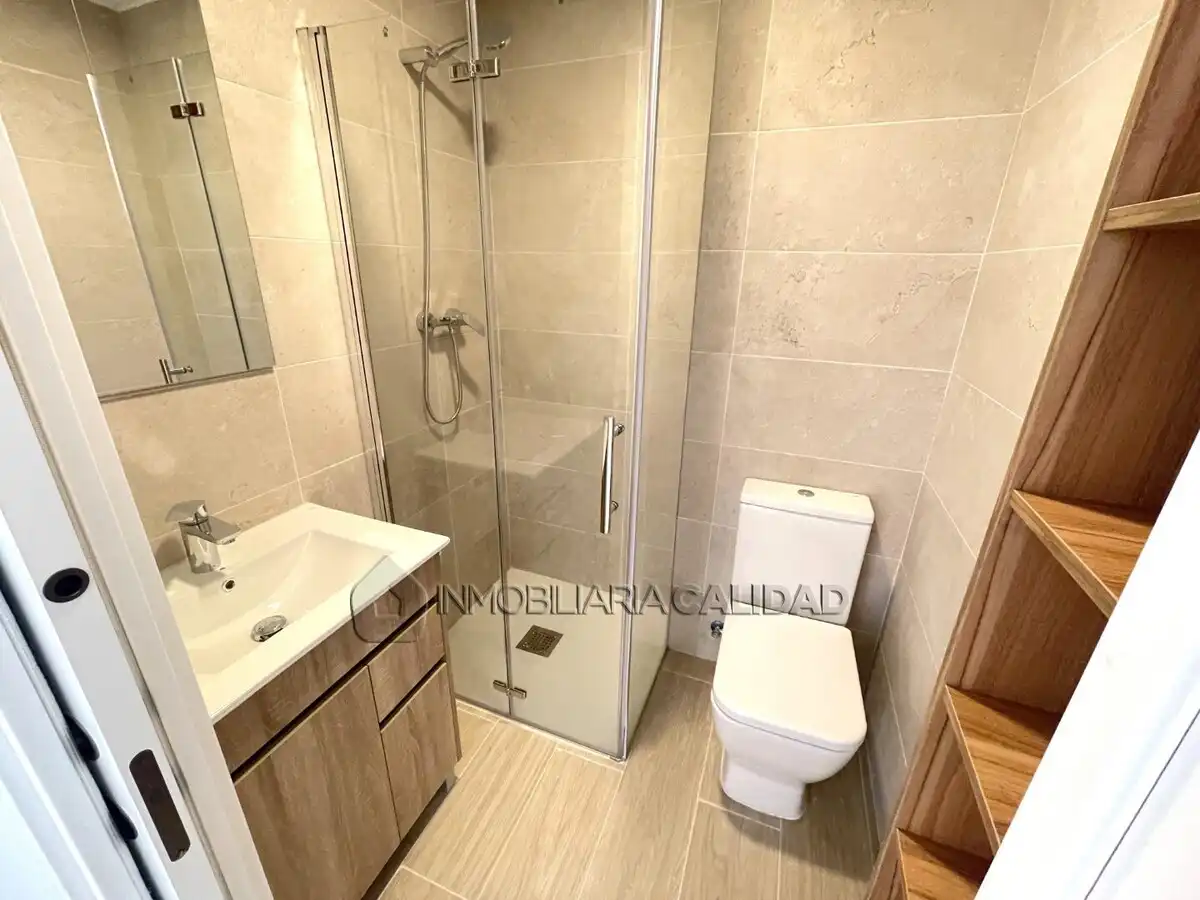 Bathroom of Flat for rent in Burgos  with Heating and Furnished