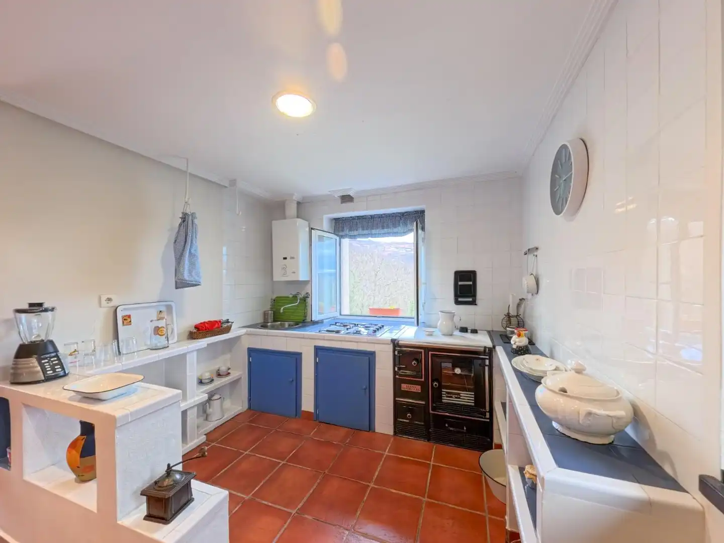 Kitchen of Houses for sale in Aller  with Heating, Private garden and Parquet flooring