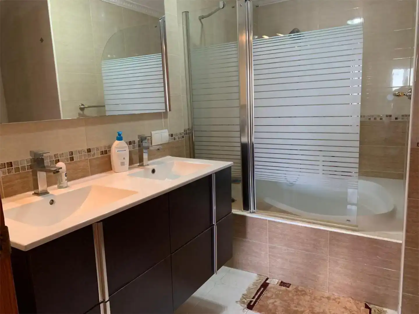 Badezimmer von Wohnung zur Miete in Santa Eulària des Riu mit Klimaanlage und Balkon