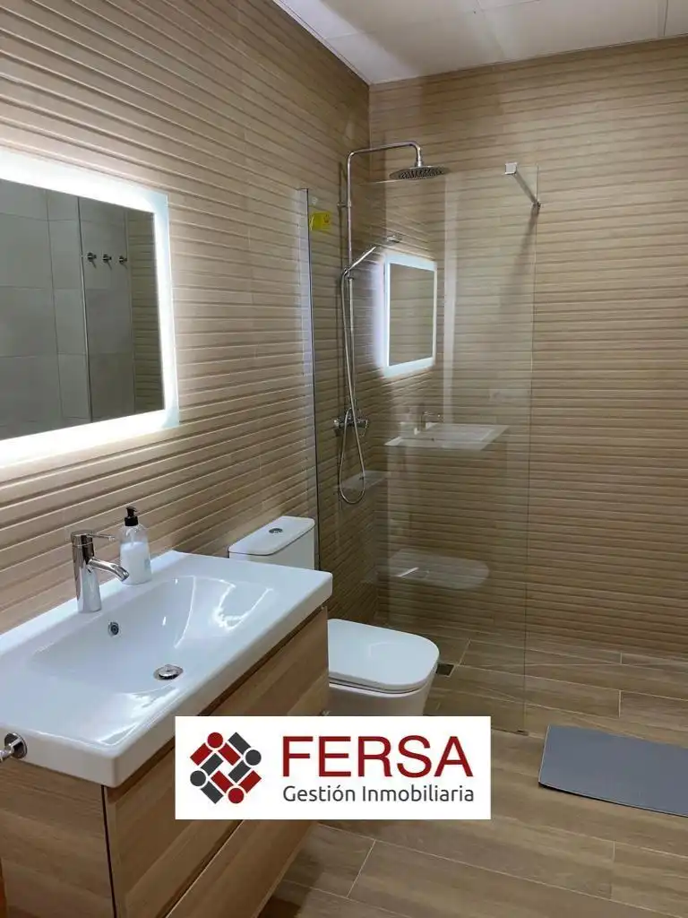 Baño de Loft en venta en El Puerto de Santa María con Aire acondicionado, Calefacción y Amueblado