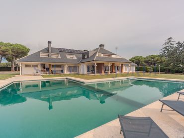 House with balcony for sale in Cardedeu
