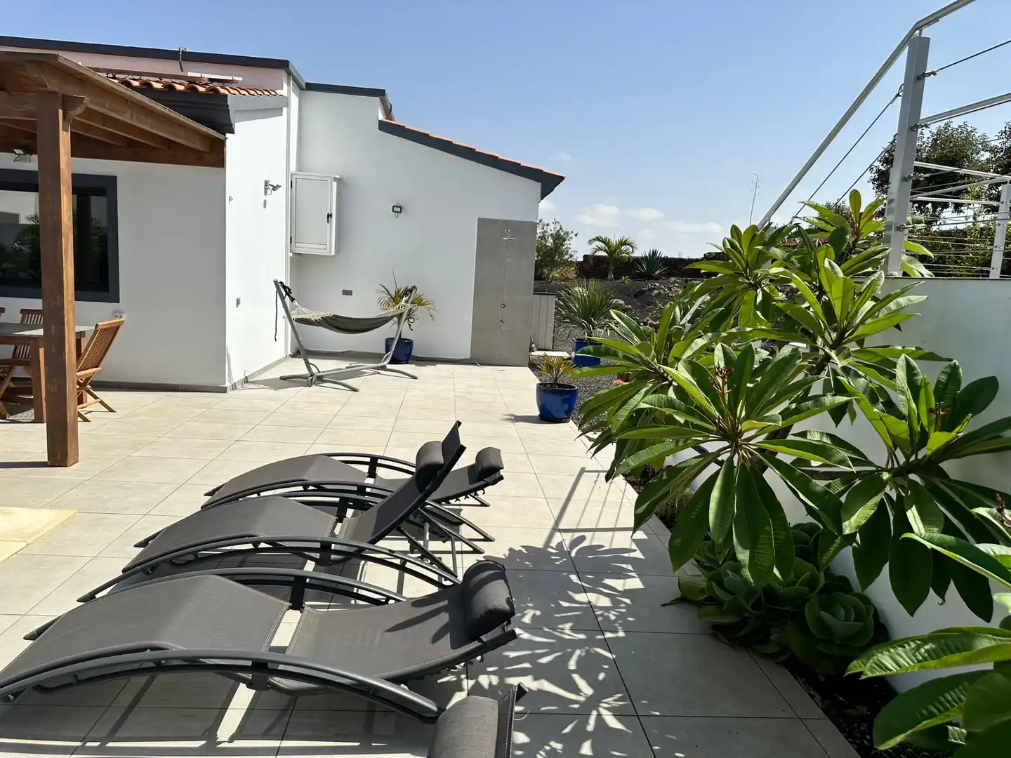 Terrassa de Casa o xalet en venda en La Oliva amb Aire condicionat, Jardí privat i Terrassa