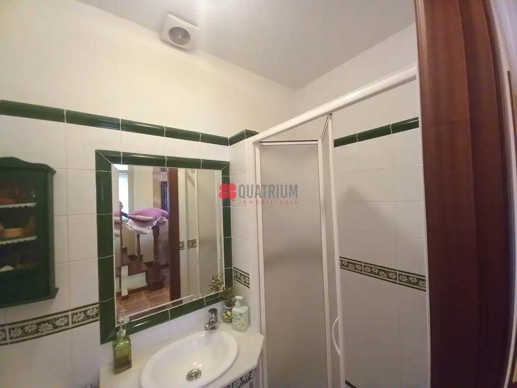 Baño de Casa o chalet de alquiler en Santiago de Compostela  con Calefacción, Jardín privado y Trastero