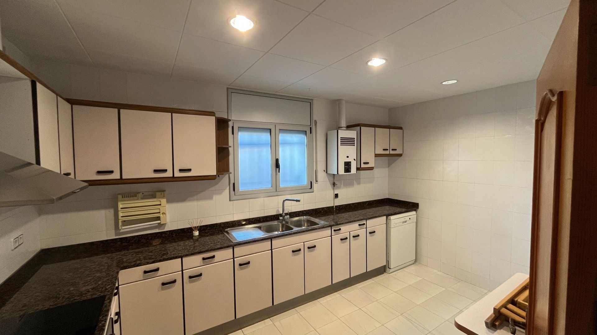 Kitchen of House or chalet for sale in Sant Pere de Ribes  with Air Conditioner, Heating and Private garden