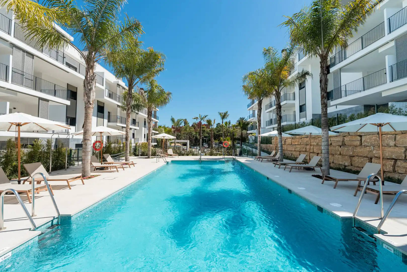 Àtic amb piscina en venda a Estepona Pueblo, imagen 3
