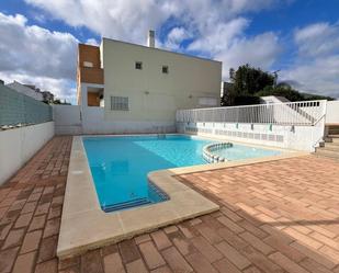 Swimming pool of Single-family semi-detached for sale in Guardamar de la Safor  with Air Conditioner, Heating and Private garden